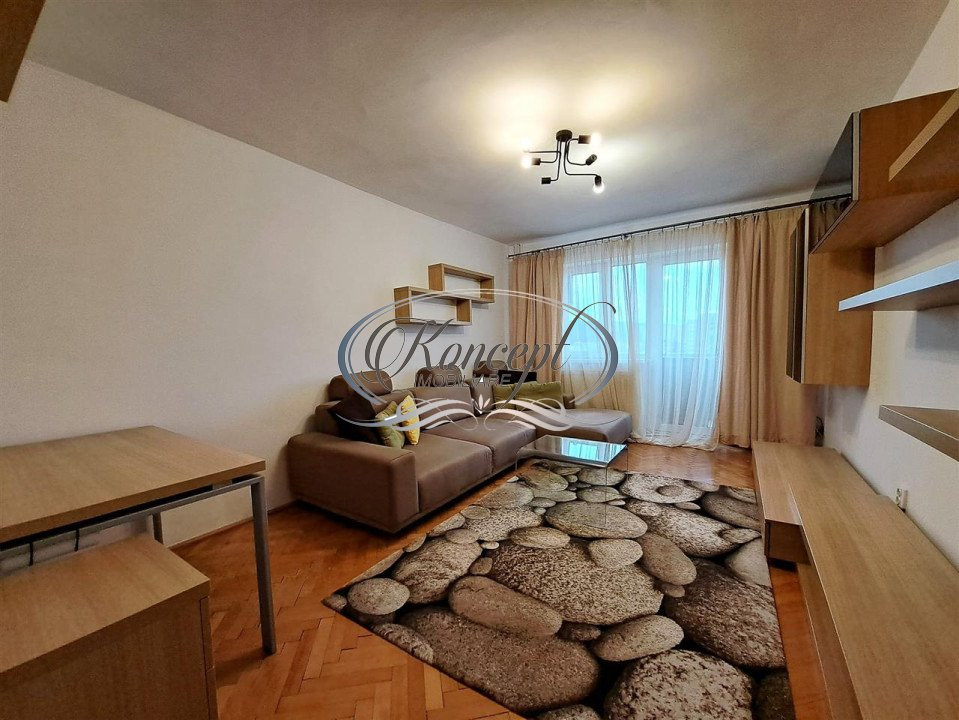 Apartament cu 3 camere decomandate pe str. Mehedinti