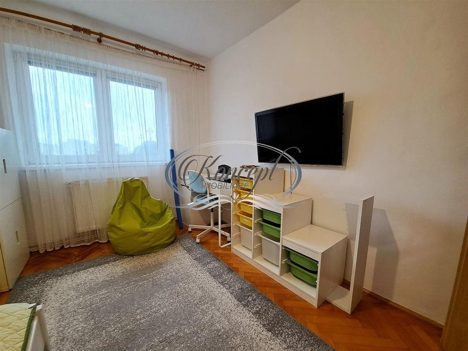 Apartament cu 3 camere decomandate pe str. Mehedinti