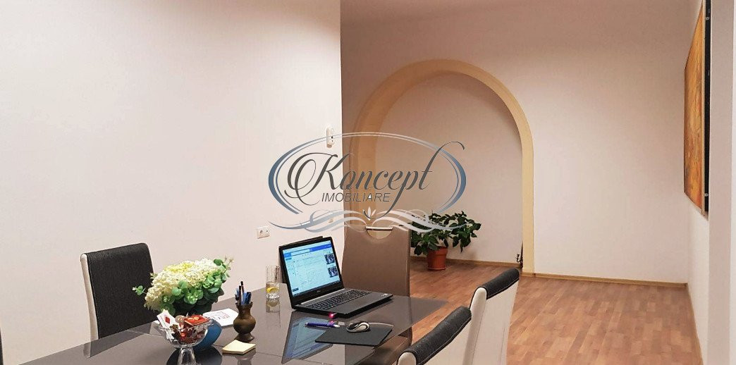 Apartament exclusivist, Ultracentral