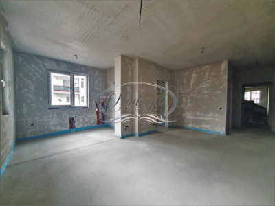 Apartament semifinisat in zona Parcului Poligon