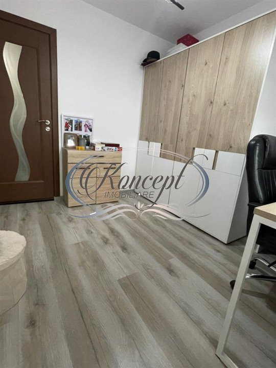 Apartament cu balcon si parcare, pe strada Stejarului