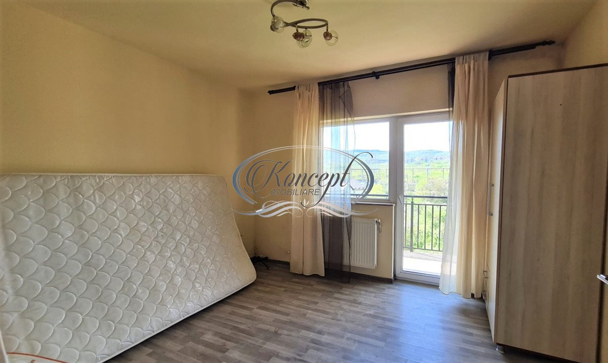 Apartament cu 3 camere si parcare, zona OMV