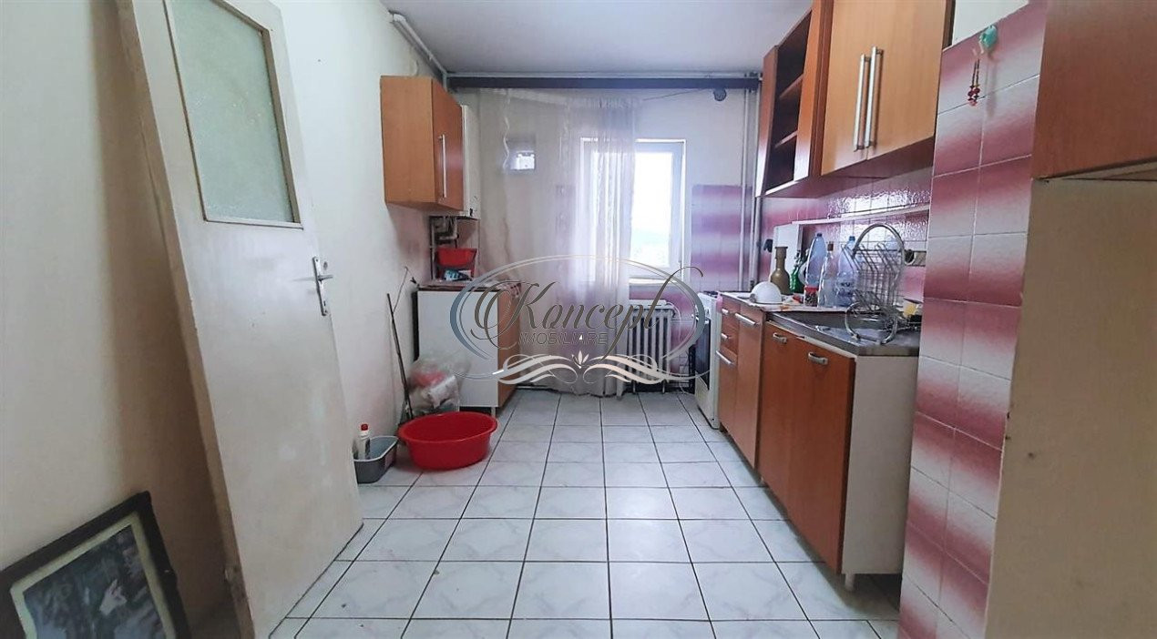 Apartament cu 4 camere, zona Minerva