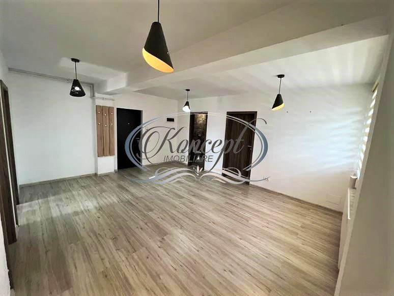 Apartament cu 2 balcoane in zona Primariei