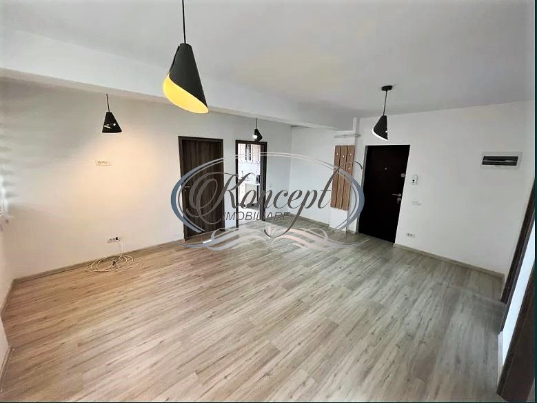 Apartament cu 2 balcoane in zona Primariei