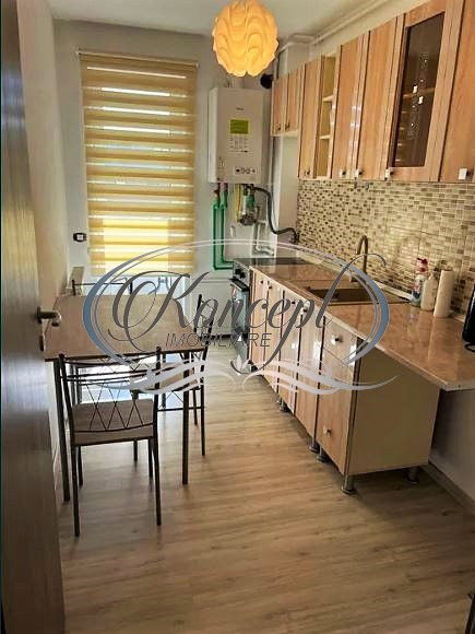 Apartament cu 2 balcoane in zona Primariei