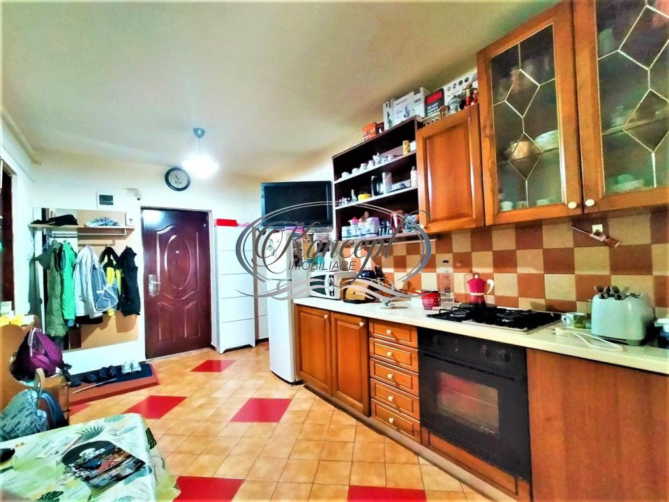 Apartament la etajul 1 pe strada Eroilor