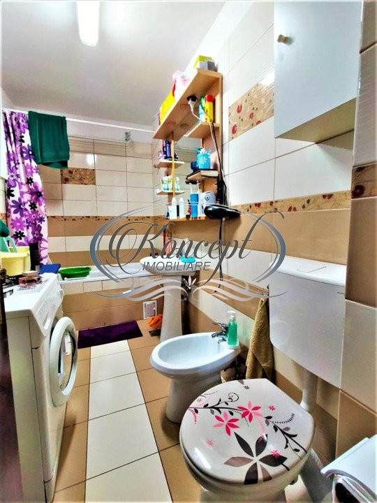 Apartament la etajul 1 pe strada Eroilor
