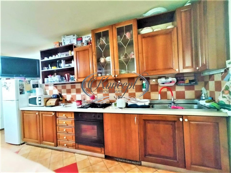 Apartament la etajul 1 pe strada Eroilor