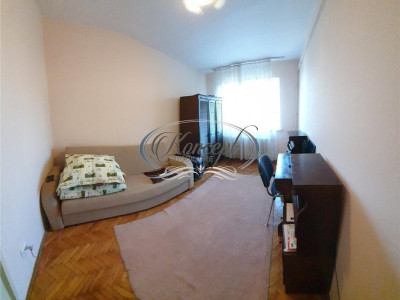 Apartament cu 3 camere, str Grigore Alexandrescu