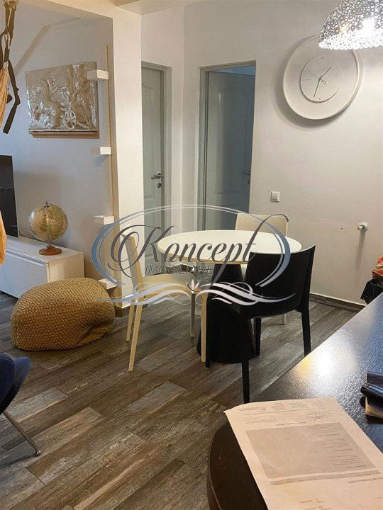 Apartament pe 2 niveluri, zona Piata Hermes