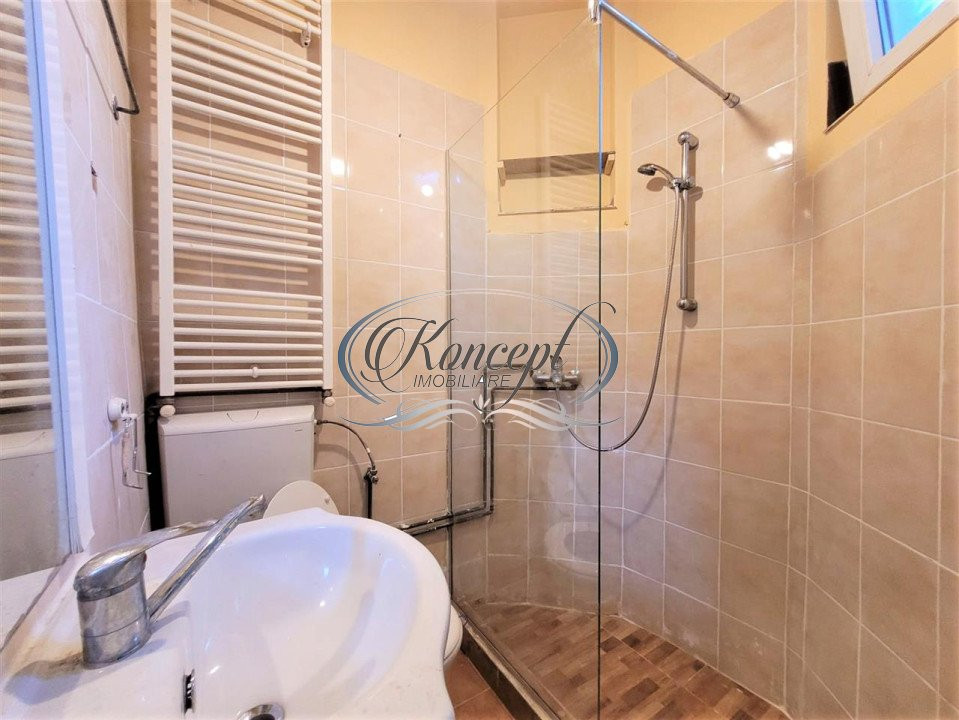 Apartament decomandat, cu gradina, langa UMF