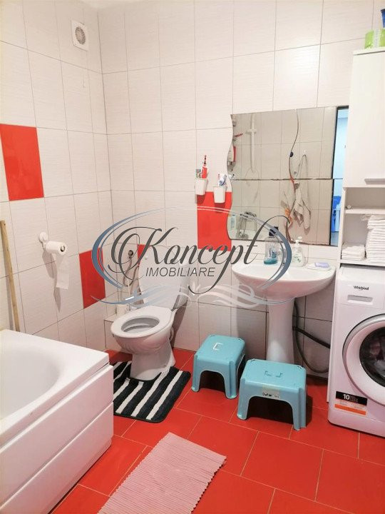 Apartament spatios, pe str. Stejarului