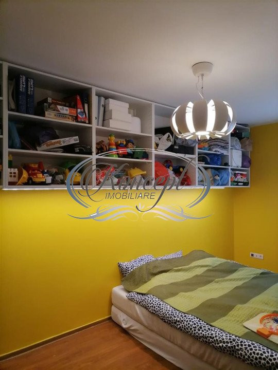 Apartament spatios, pe str. Stejarului