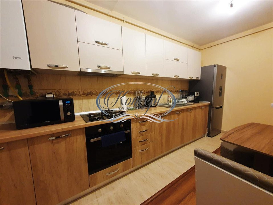 Apartament la etaj intermediar pe Edgar Quinet