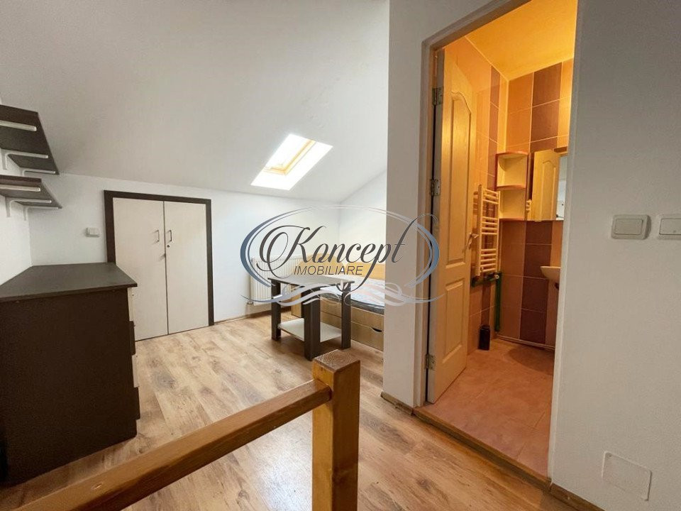 Apartament pe 2 niveluri, strada Ioan Rus