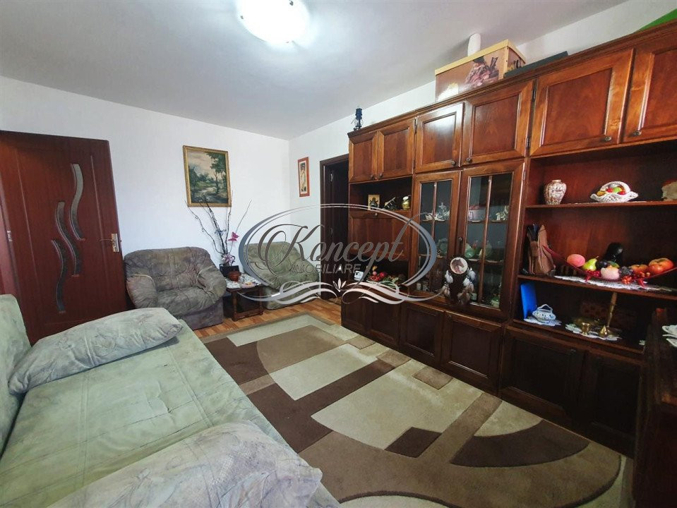 Apartament la etaj intermediar, zona Casa Piratilor