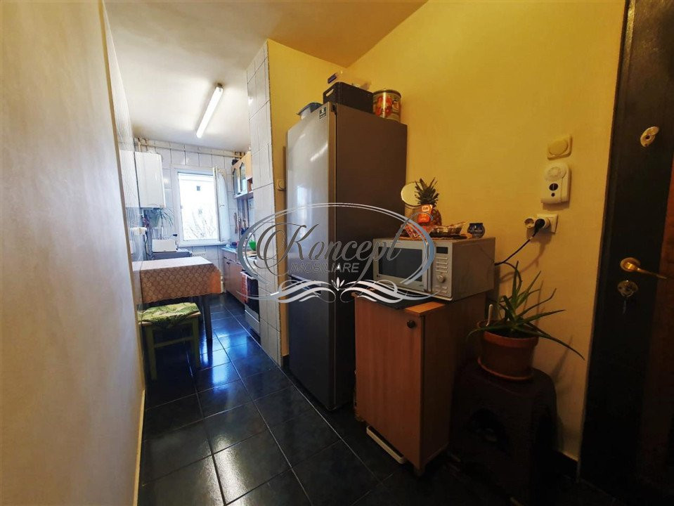 Apartament la etaj intermediar, zona Casa Piratilor