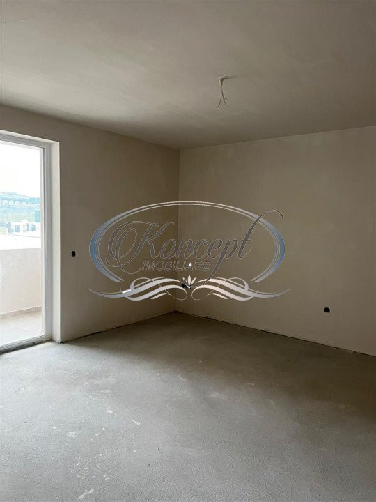 Apartament cu 4 camere zona VIVO