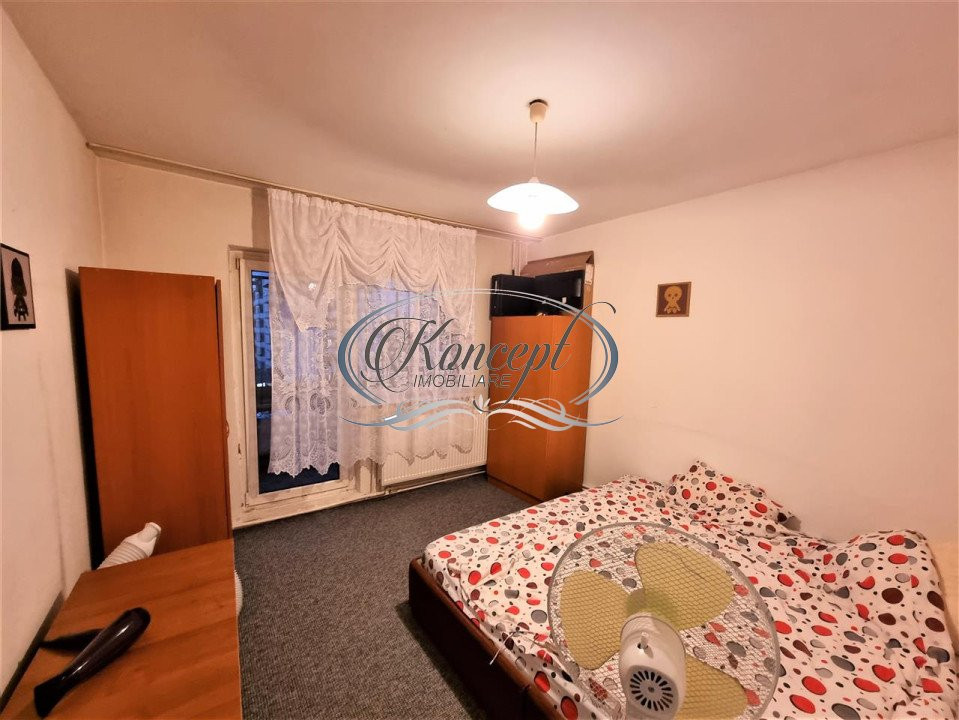 Apartament la etaj intermediar, Intre Lacuri