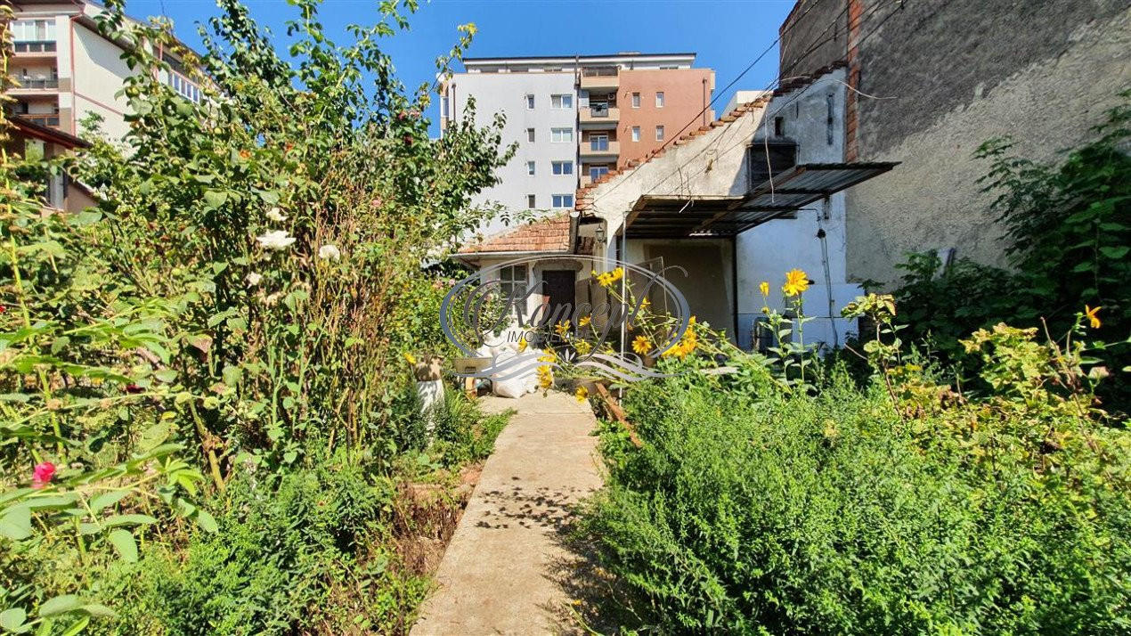 Teren cu casa veche langa Parcul Iris