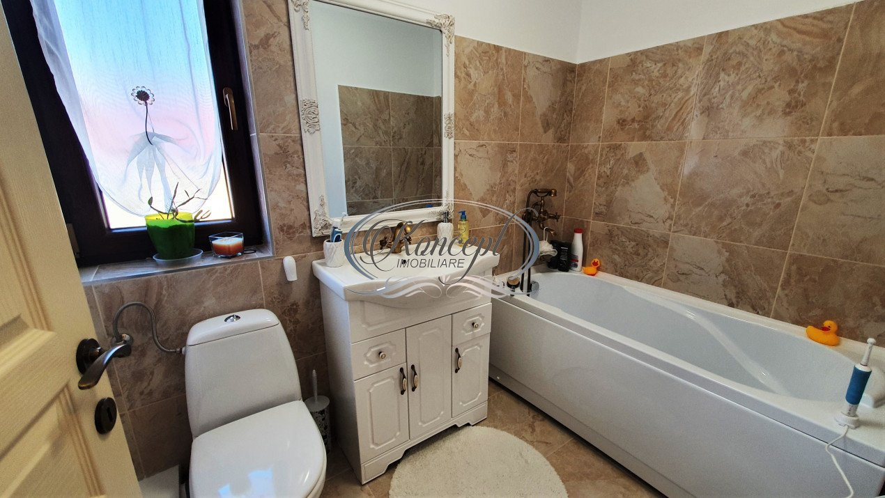 Triplex la cheie in zona Cetatii