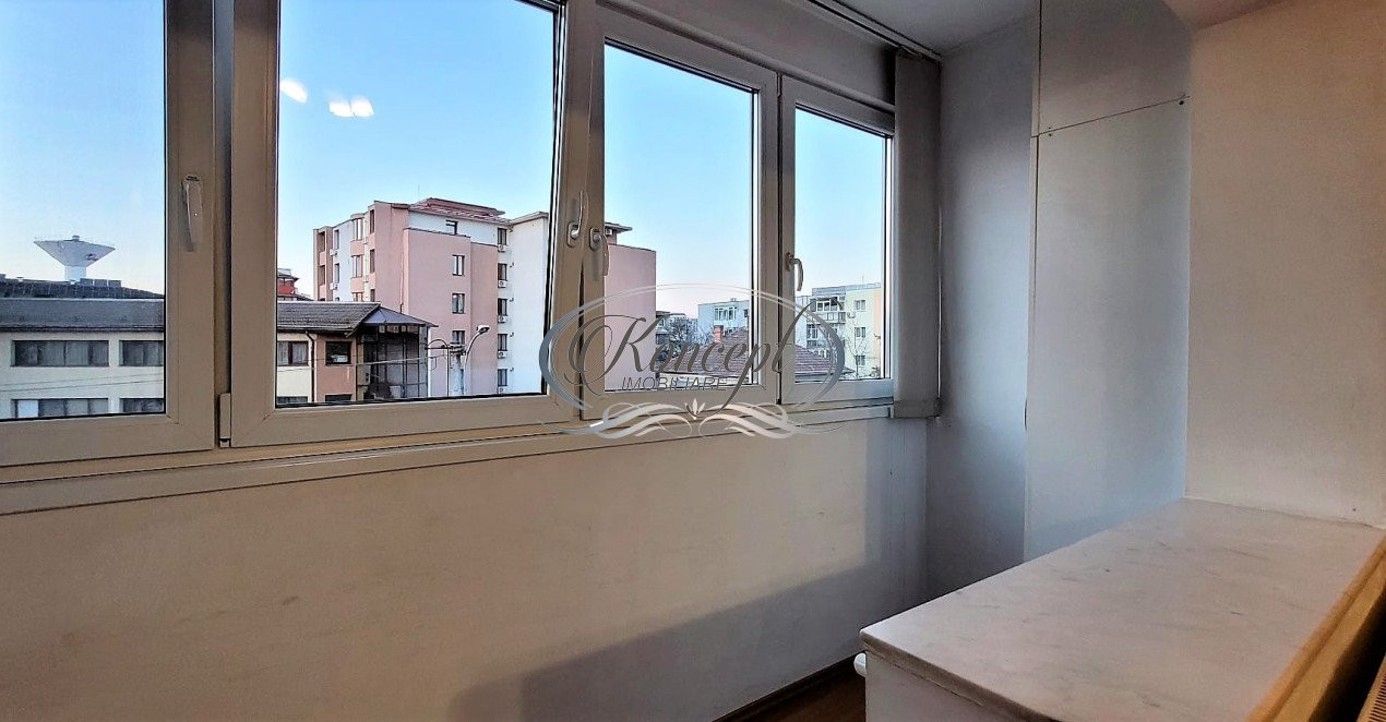 Apartament la etaj intermediar, strada Scortarilor