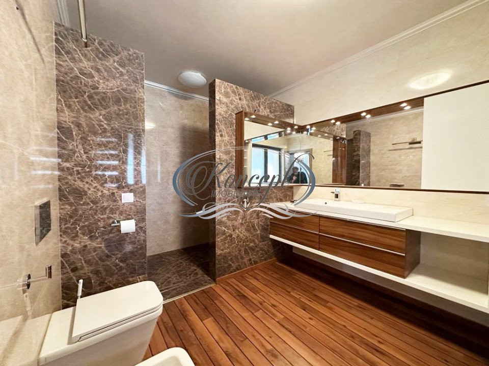 Apartament cu 6 camere si terasa spatioasa