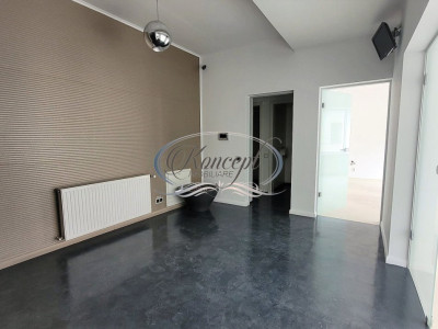 Spatiu comercial, Central