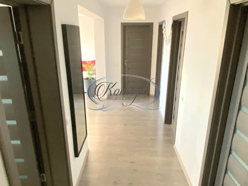 Apartament spatios, cu parcare, strada Cetatii