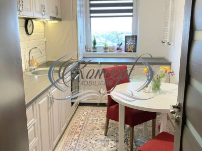 Apartament spatios, cu parcare, strada Cetatii