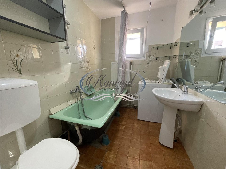 Apartament cu 3 camere si garaj, in zona UMF