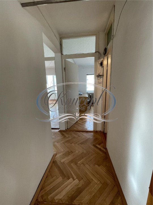 Apartament cu 3 camere si garaj, in zona UMF