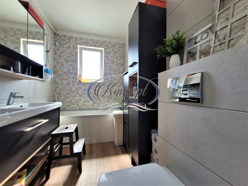 Apartament la cheie, cu terasa si 2 garaje