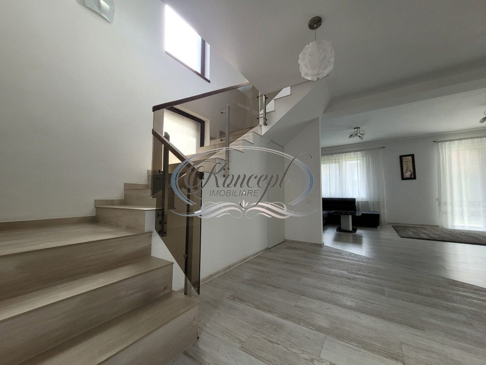 Duplex modern, cu foisor, in zona Sub Cetate