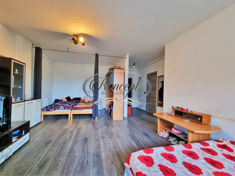 Apartament cu parcare, pe strada Sub Cetate