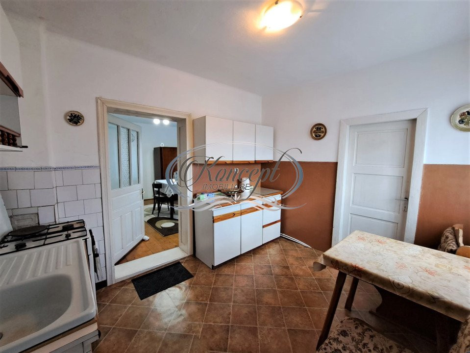 Apartament la casa cu loc parcare pe strada Codrului