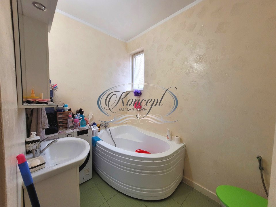Apartament cu parcare, pe str. Oasului