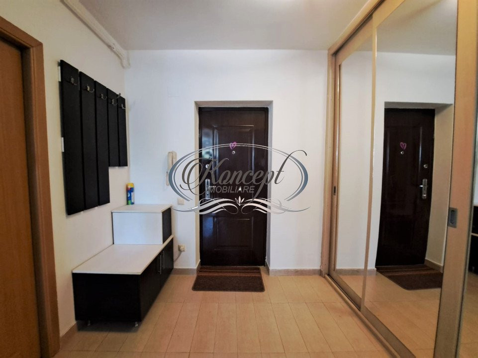 Apartament la etaj intermediar pe strada Edgar Quinet