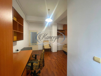 Garsoniera la etaj intermediar, zona Primaverii