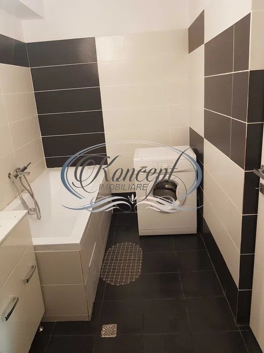 Apartament la etaj intermediar pe strada Bucovina