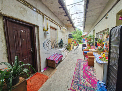 Apartament la casa cu gradina in Piata 1 Mai