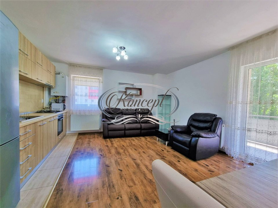 Apartament cu parcare, la etaj intermediar
