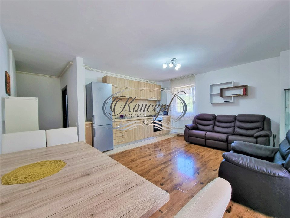 Apartament cu parcare, la etaj intermediar