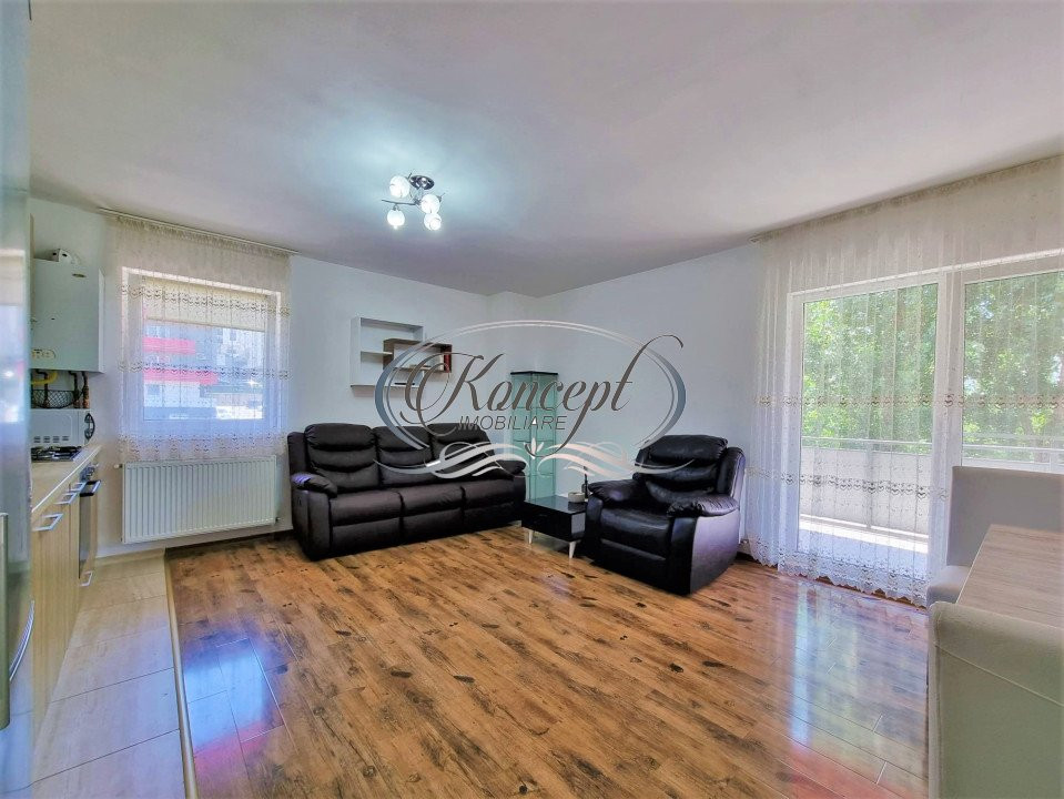 Apartament cu parcare, la etaj intermediar
