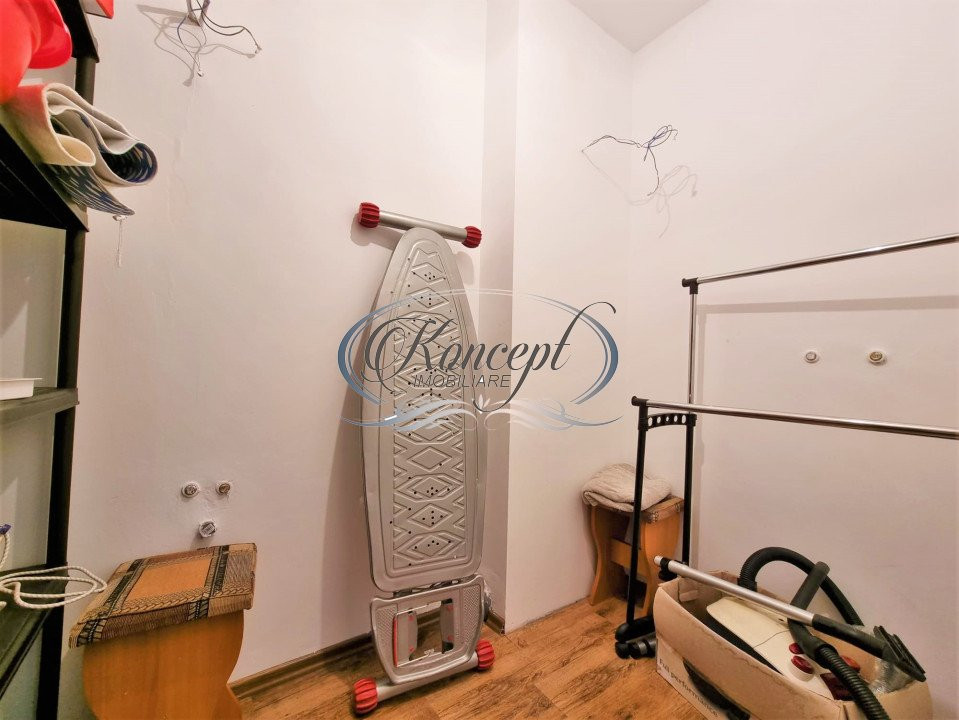 Apartament cu parcare, la etaj intermediar