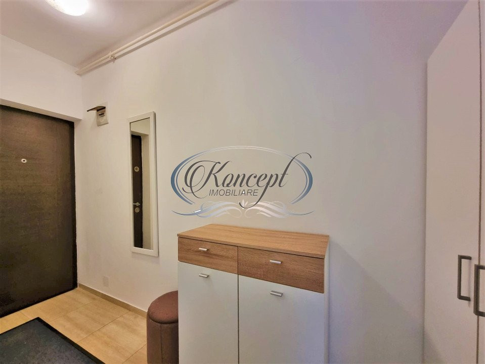 Apartament cu parcare, la etaj intermediar