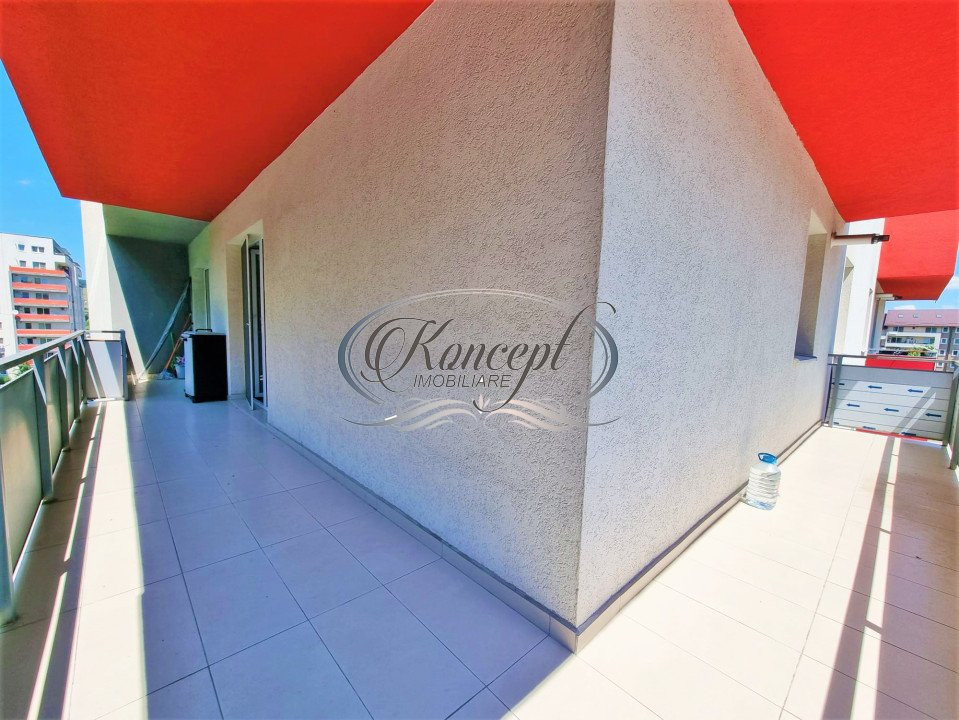 Apartament cu parcare, la etaj intermediar