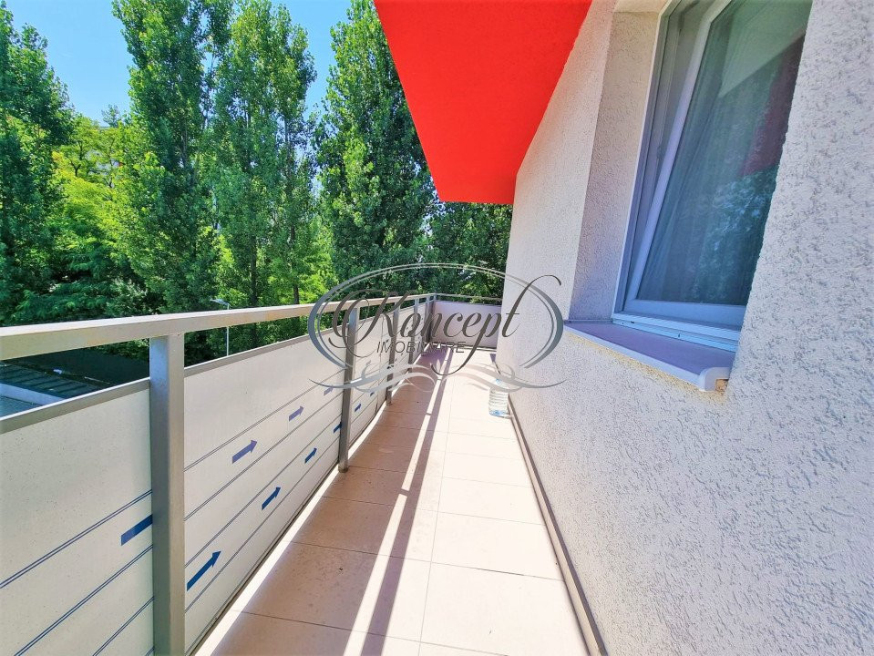 Apartament cu parcare, la etaj intermediar