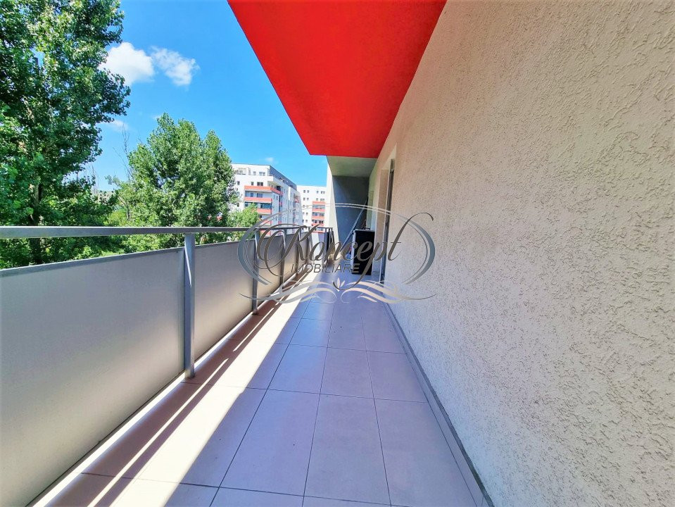 Apartament cu parcare, la etaj intermediar